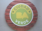 cartel de madera y vinilo impresa